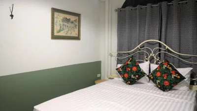 The Neighbors Hostel – Photos 13